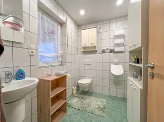 Großzügiges und stetig renoviertes Ein- bis Zweifamilienhaus mit sonnigem Garten in Lengerich! Bild 17