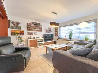 Großzügiges und stetig renoviertes Ein- bis Zweifamilienhaus mit sonnigem Garten in Lengerich! Bild 2