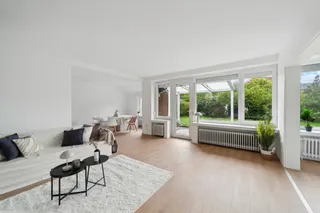 Sofort einziehen & wohlfühlen: Großzügiges und frisch modernisiertes Reihenendhaus mit Garage und Garten! Bild 9