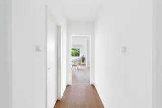 Sofort einziehen & wohlfühlen: Großzügiges und frisch modernisiertes Reihenendhaus mit Garage und Garten! Bild 18