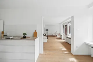 Sofort einziehen & wohlfühlen: Großzügiges und frisch modernisiertes Reihenendhaus mit Garage und Garten! Bild 14