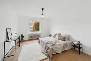 Sofort einziehen & wohlfühlen: Großzügiges und frisch modernisiertes Reihenendhaus mit Garage und Garten! Bild 16