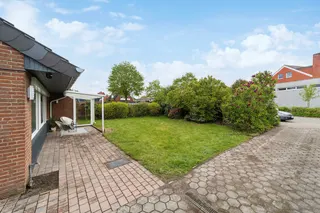 Sofort einziehen & wohlfühlen: Großzügiges und frisch modernisiertes Reihenendhaus mit Garage und Garten! Bild 32