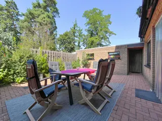 Raumwunder in Lingen - Gauerbach: Großzügiges und teilmodernisiertes Wohnen mit 6 Schlafzimmern! Bild 6