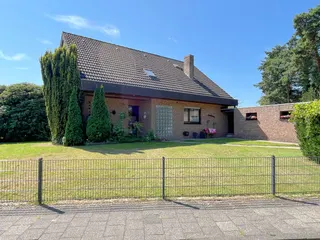 Raumwunder in Lingen - Gauerbach: Großzügiges und teilmodernisiertes Wohnen mit 6 Schlafzimmern! Bild 2