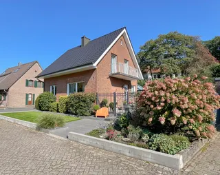Direkt einziehen & wohlfühlen: Saniertes Einfamilienhaus mit idyllischem Garten in direkter Innenstadtlage von Lingen! Bild 12