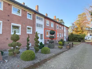 Teilmodernisierte Erdgeschosswohnung (Hochparterre) in Lingen Heukamps Tannen mit Garten, Garage und Keller zu verkaufen! Bild 2